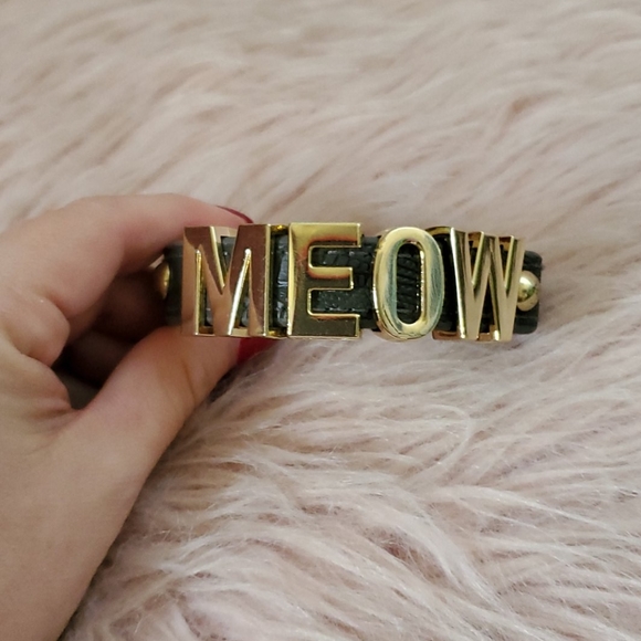 BCBGeneration Meow wrist cuff